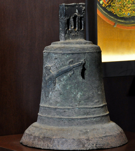 Campana de fierro fundido