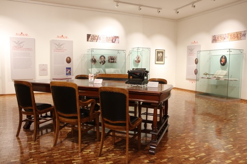 Mesa de sesiones de la Asociación de Diputados Constituyentes de 1916-1917